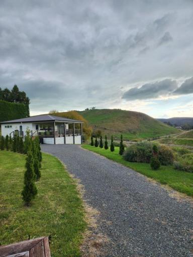 Karapiro Retreats Holiday House Cambridge Exterior photo